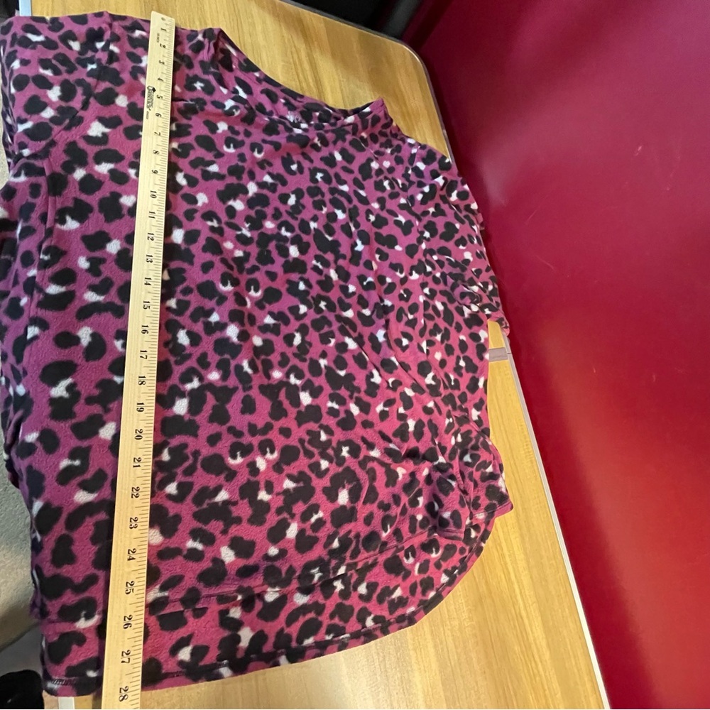 Pink and Black Boxy Blouse with Leopard Print - Picture 5 of 7